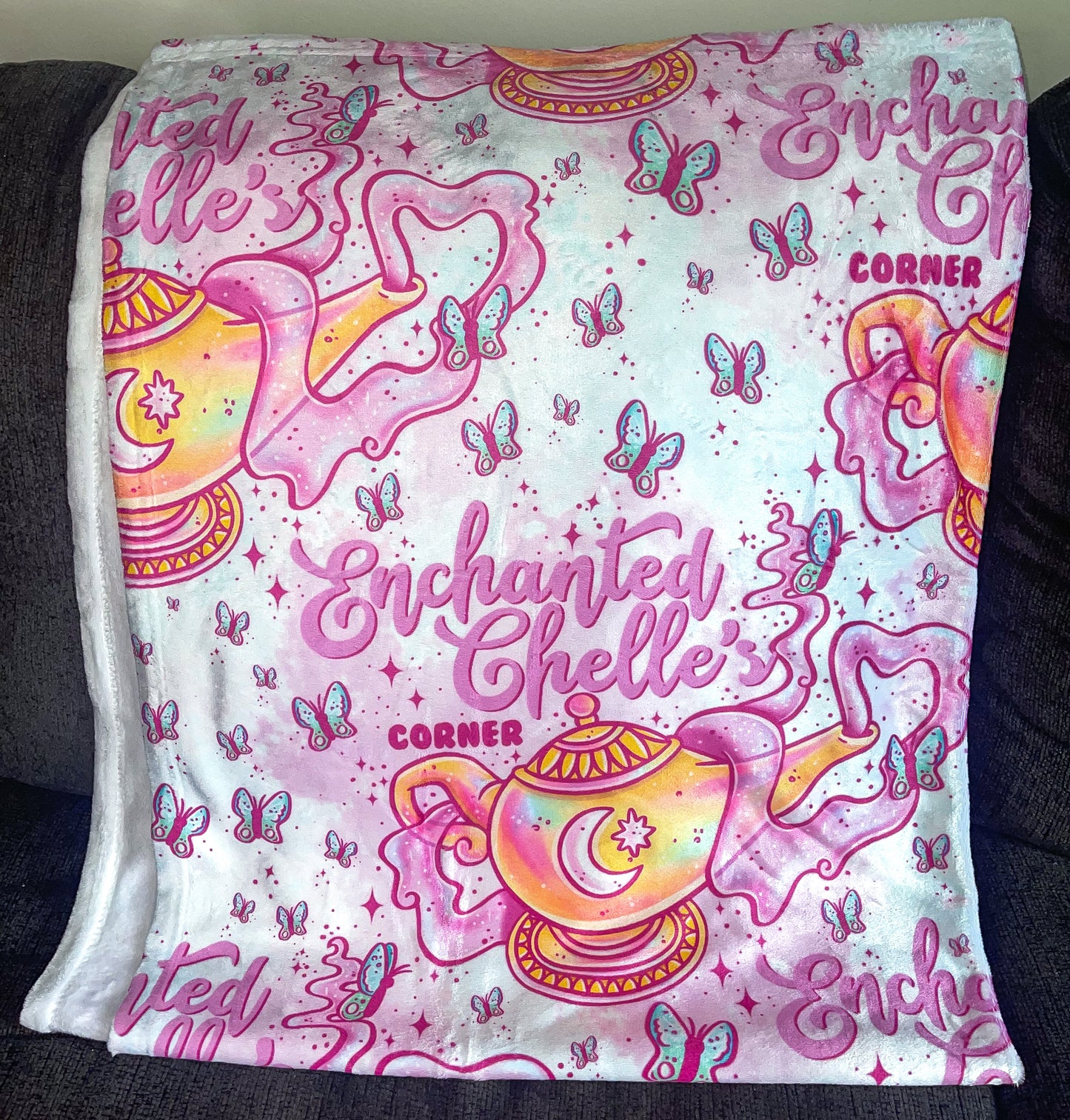 EnchantedChelle’s Corner Logo blanket