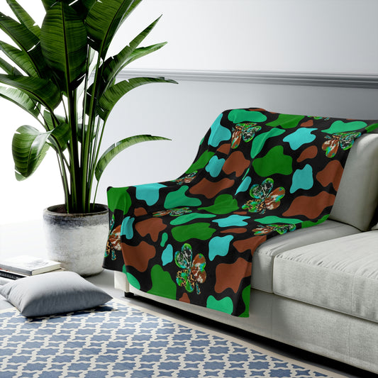 Cow & Clover Velveteen Plush Blanket